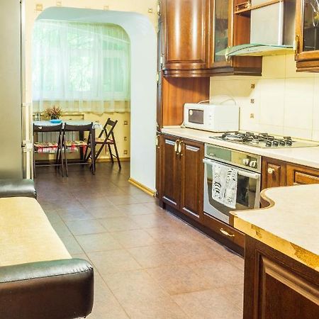 Rybalskaya 8 Apartment Киев Екстериор снимка