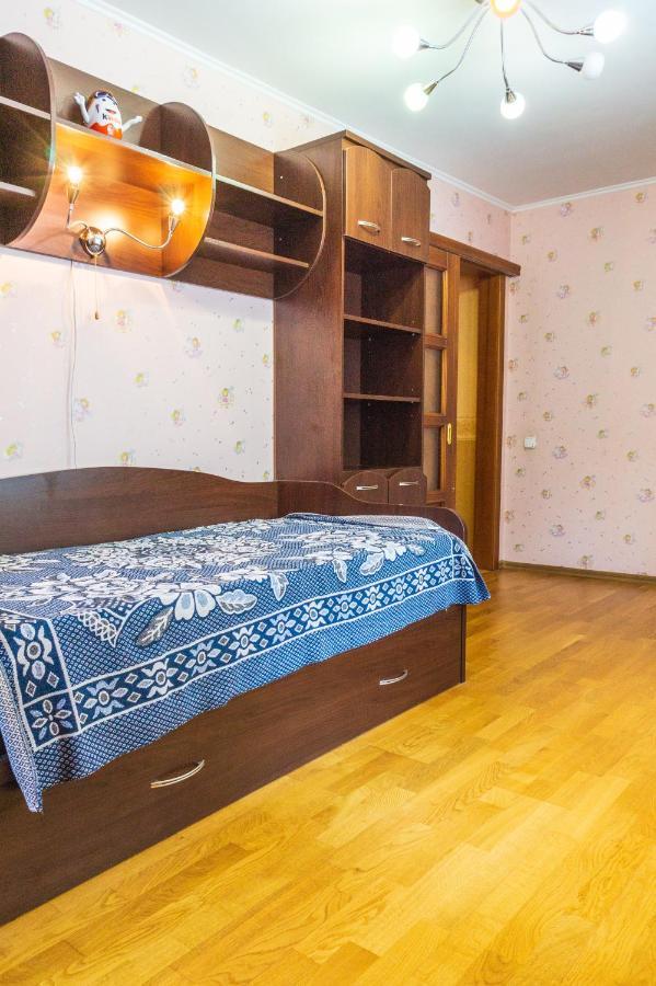 Rybalskaya 8 Apartment Киев Екстериор снимка