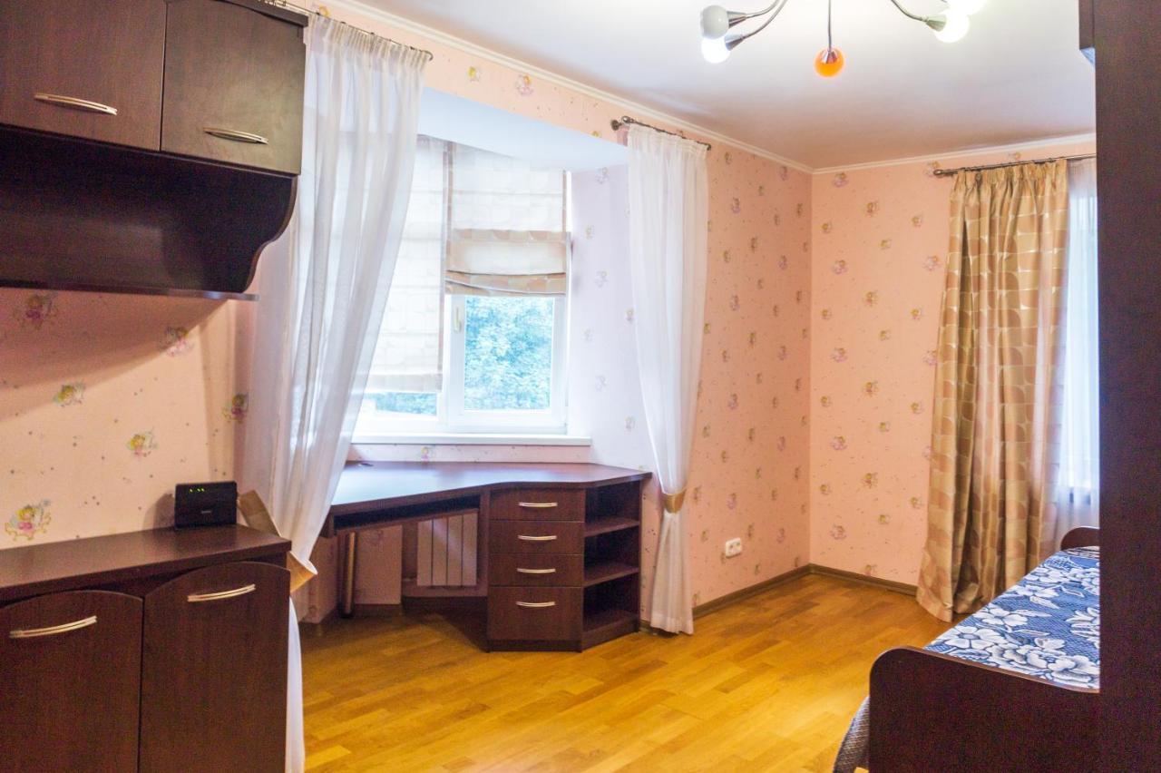 Rybalskaya 8 Apartment Киев Екстериор снимка